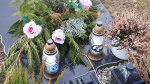 znicze na grobie H.Falkowskiego