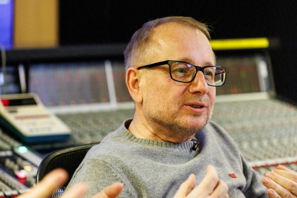 Leszek Kamiński realizator dźwięku i producent muzyczny; w latach 1994–2001 otrzymał 6-krotnie nagrodę Fryderyk w kategorii produkcja muzyczna roku